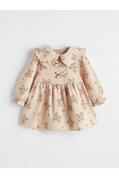 LC Waikiki Bej Bebe Yaka Çiçekli Kız Bebek Müslin Elbise