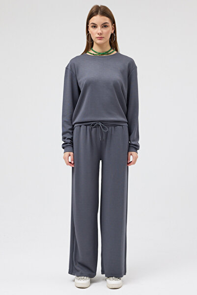 Soho Mood سويت شيرت نسائي من قماش أنثراسايت برقبة دائرية