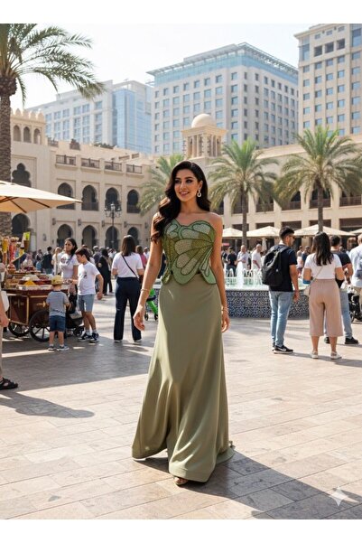 COCONALY A uniquely designed embroidered evening dress