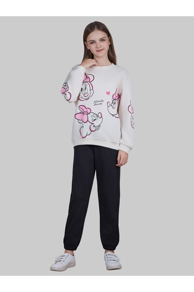 CREATED 4 YOU A gorgeous girls' tracksuit! It features an attractive design with beloved cartoon characters.