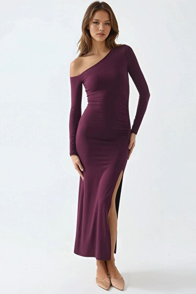 Hiccup Μάξι φόρεμα BUSEM με ασύμμετρο λαιμόκοψη και λεπτομέρεια σχισμής