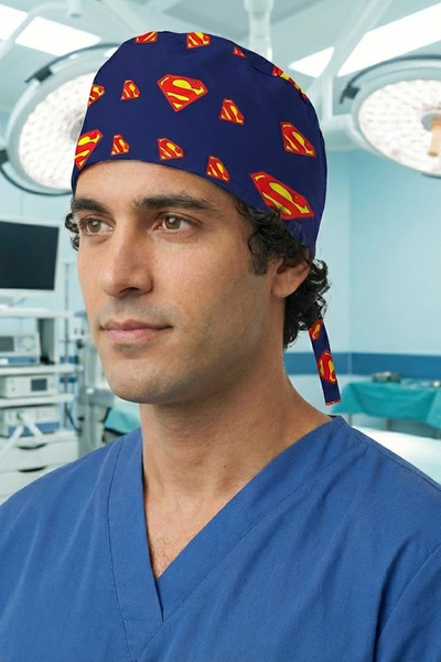 Lion Üniforma Süperman Desenli Cerrahi Bone Unisex – Likralı Doktor Hemşire B...