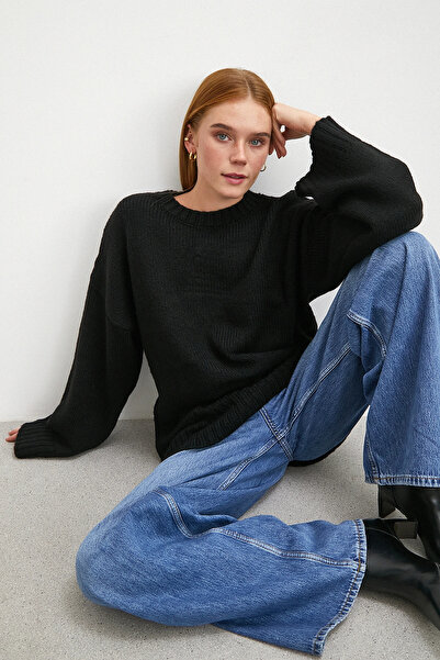 Never more طاقم الرقبة مضلع سترة تريكو سوداء