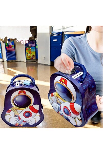 OEM Piggy bank with 3D astronaut design, with lock and 2 keys, fun and interactive, coin box