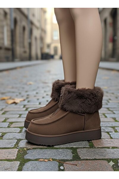 Zerenyus Ghete Zinya din piele intoarsa maro premium, cu blana la interior si...