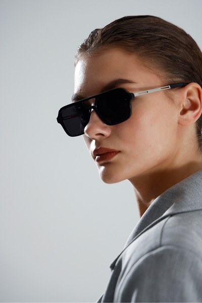 miii Black Pilot Sunglasses with Rectangular Tortoiseshell Pattern