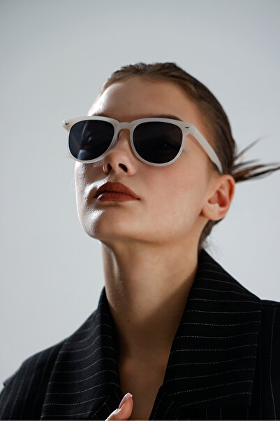 miii Looklight Club Master London Oval Frame White Sunglasses