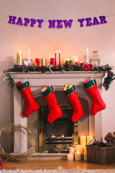 Artikel لافتة مكتوبة باللون الأرجواني سنة جديدة سعيدة، يوم خاص، منظمة دعوة، ر...