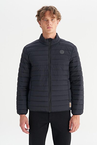 WRANGLER Regular Fit Normal Cut Stand Collar Puffer Jacket with Pockets