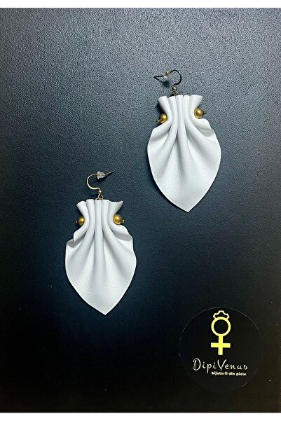 DipiVenus Imperial White Earrings