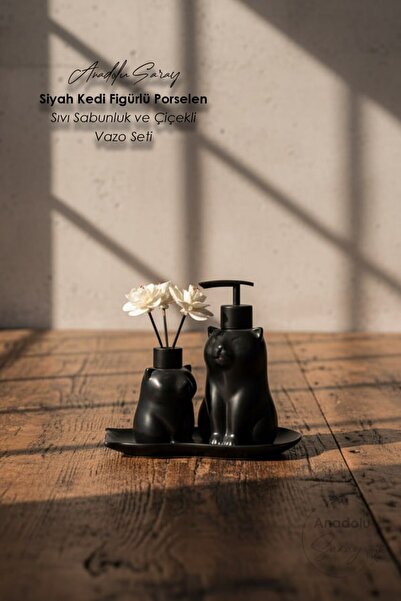 Anadolu Saray Siyah Kedi Figürlü Porselen Sıvı Sabunluk ve Çiçekli Vazo Seti - 3 Parça Dekoratif Banyo Takımı