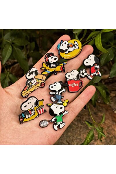 Miniso 8 قطع من دبابيس طية صدر السترة المطلية بالمينا، بتصميم شخصيات كرتونية لطيفة، على شكل بنطال مربع، قابلة للتجميع.