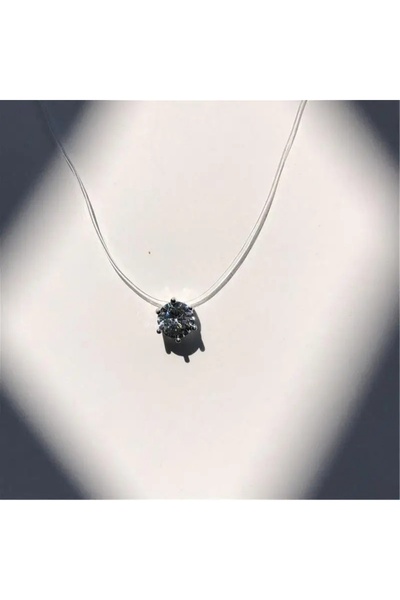 Choice قلادة أنيقة بستة مخالب، مرصعة بكريستال صناعي لامع، وقلادة من الزركون، وخيط صيد شفاف غير مرئي.