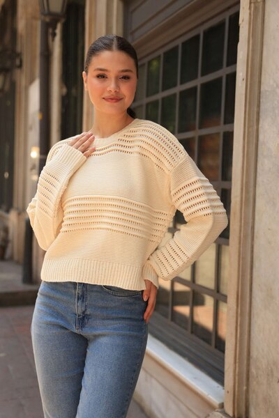 QUAWEAR Crew Neck Brass Knitwear Sweater