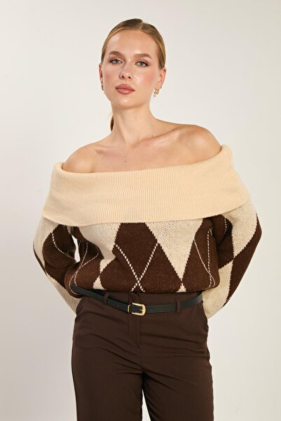 BARRELS AND OIL Women's Plaid Patterned Boat Neck Knit Sweater - Brown/Stone