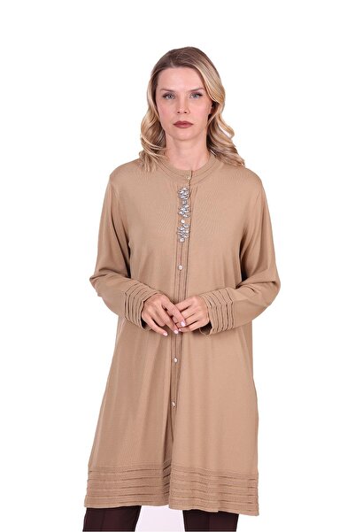 Invee سترة تريكو مزينة بالأحجار من ميرديفين - لون الجمل