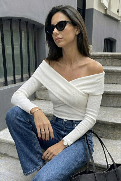 oshebu Λευκή- Γυναικεία μπλούζα με ασύμμετρο κόψιμο με γιακά Madonna