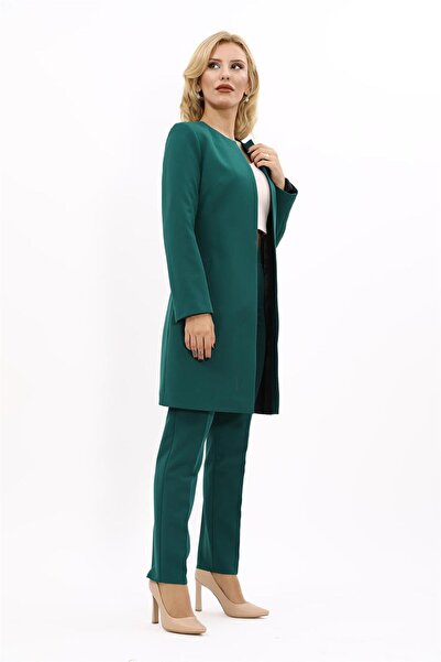 ÖNDER ÖZSOY سترة طويلة مستقيمة بياقة دائرية وبنطلون ضيق الساق، بدلة نسائية مح...