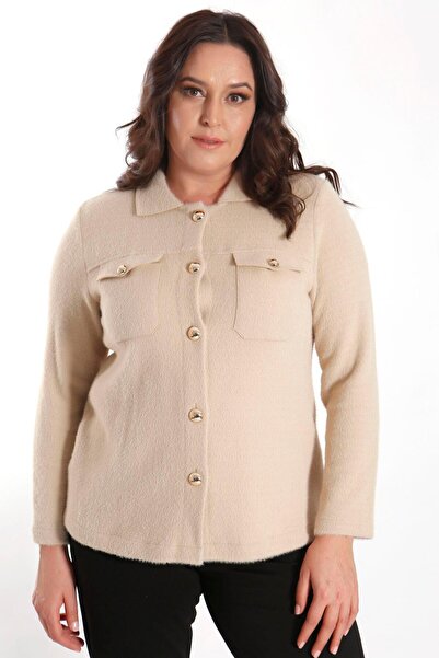 Metpoint سترة ترين42بلس كبيرة الحجم بتفاصيل جيبية ومظهر أنجورا باللون البيج