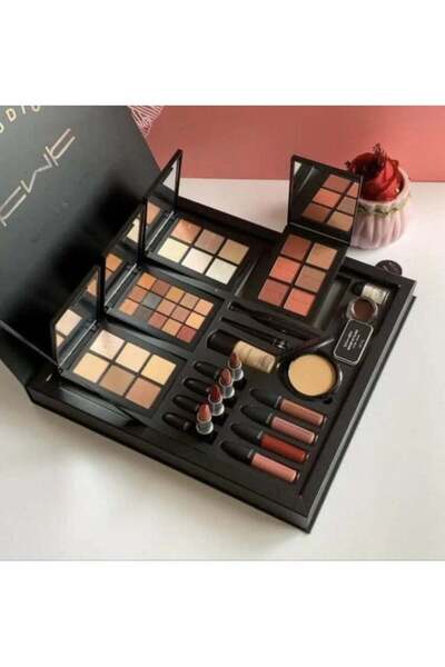 KWK Luxury Makeup Box Set of 19 Pieces for a Stunning and Complete Look