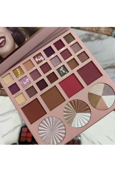 real beauty ظلال العيون + أحمر الخدود + هايلايتر