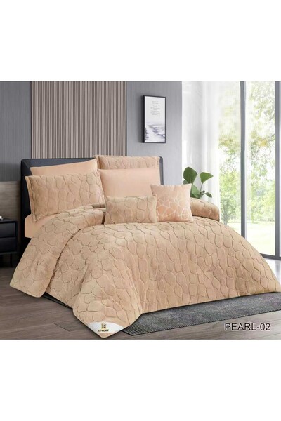 miral Winter double bed set with an attractive design that makes you feel warm and comfortable. 8 pieces, 240*260 cm