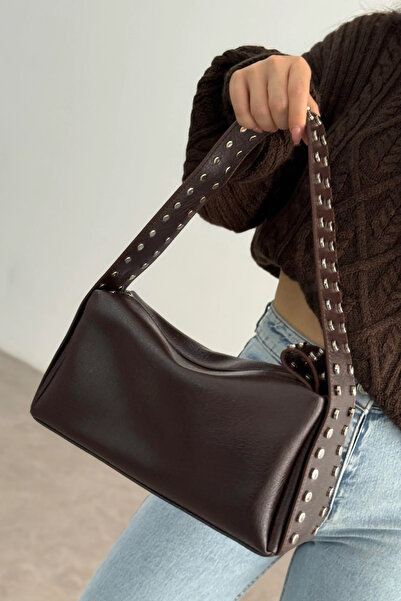 Cersei حقيبة كتف نسائية من تروك باللون البني المر مع تفاصيل مزخرفة