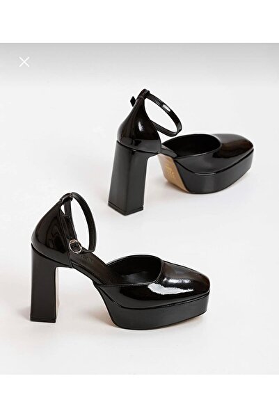 Giydim Gidiyor Ywon  Rugan Topuklu Ayakkabı Siyah