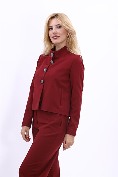 ÖNDER ÖZSOY ياقة مرتفعة متوسطة الطول سترة رياضية قصيرة للنساء - عنابي