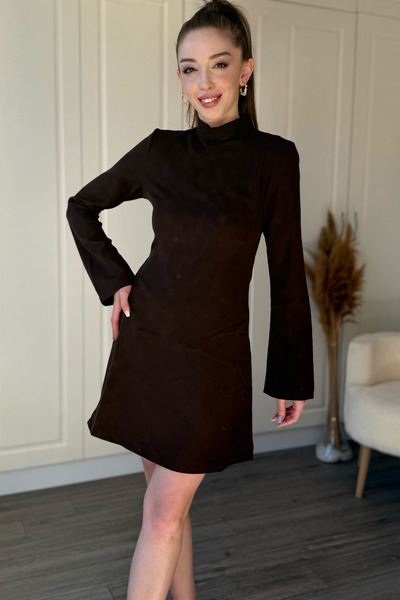 Dilay Gökoğlu Butik Κομψό κοντό καφέ φόρεμα με λεπτομέρεια στον πίσω μέρος το...