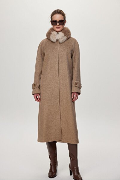 Zühre Kürk Yaka Kaşe Kaban