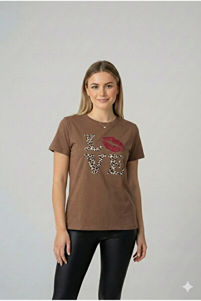 BUWOM Γυναικείο μπλουζάκι Leopard Love με στάμπα και λαιμόκοψη ποδηλάτου