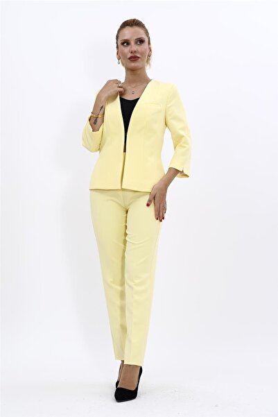 ÖNDER ÖZSOY بدلة نسائية كلاسيكية بياقة على شكل حرف V وسترة قصيرة وبنطلون ضيق ...