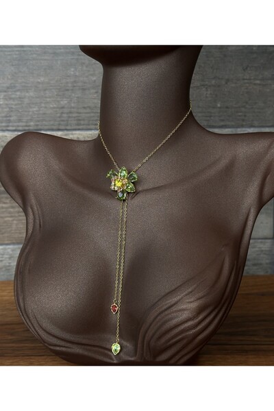 Toz Vintage قلادة إمينو الذهبية ذات الطراز القديم مع شكل زهرة من الحجر الملون