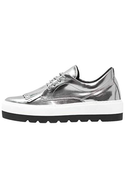 WildFashion Smart leather shoes with metallic look accessorized with fringes CH2580-6