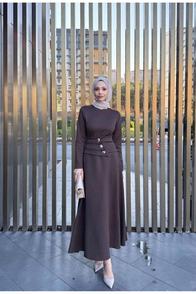 demet's collection حزام مزين بأزرار ذهبية وردية - فستان من قماش السكوبا