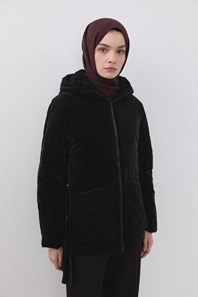 Nihan Şerit Detaylı Kapitone Kaban Siyah