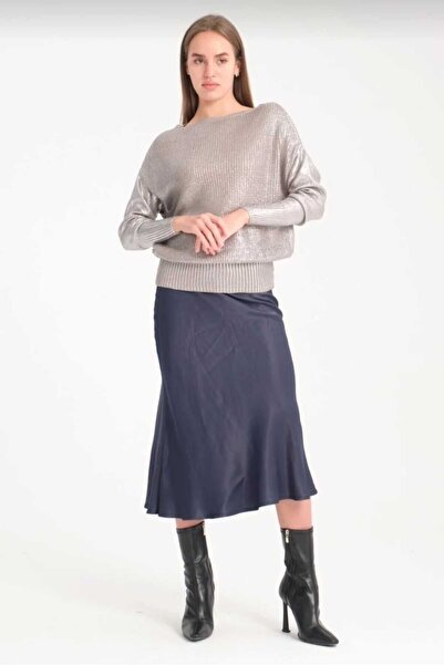 Özgürbutik Bat Sleeve Sweater with Leaf Detail