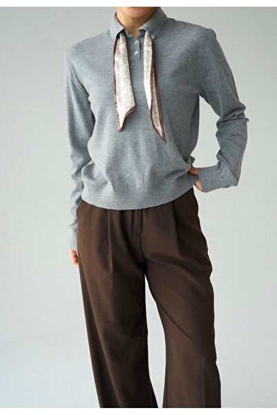 Qu Style Fularlı Yakalı Triko Kazak