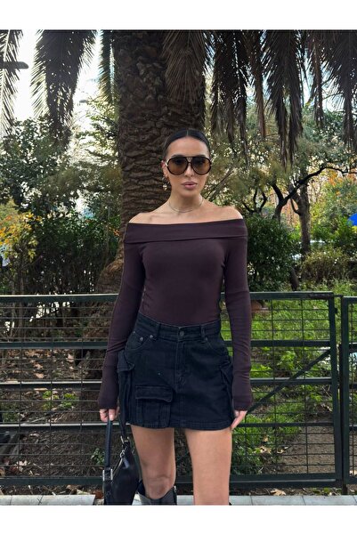 FREZZBİ Women's Slim Fit Madonna Collar Boat Neck Finger through Blouse