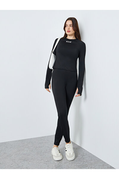 Styli Fitted Printed T-shirt And Leggings Set