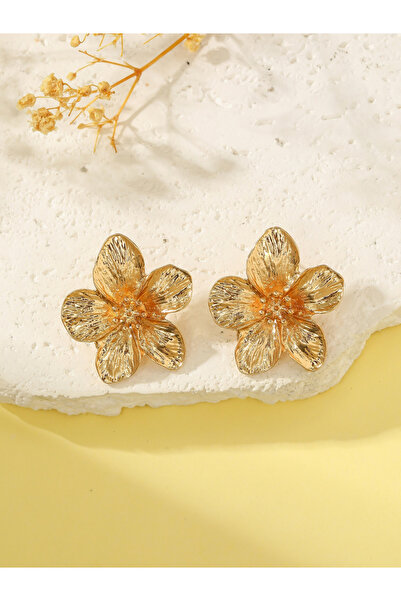 Take Two By Styli Gold Flower Stud Earrings
