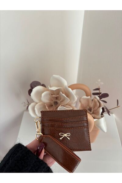 Laletto Kadın Fiyonk Detaylı Anahtarlıklı Parlak Suni Deri Kartlık