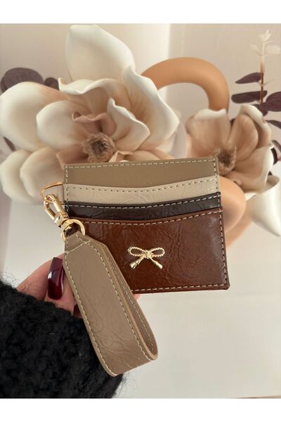 Laletto Kadın Fiyonk Detaylı Anahtarlıklı Parlak Suni Deri Kartlık