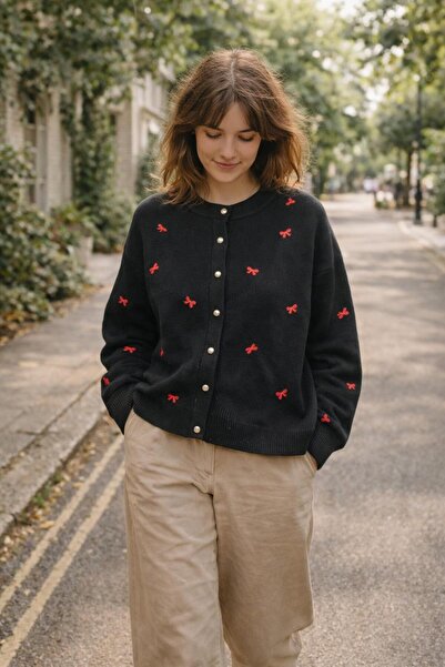 H&Z COLLECTION Black cardigan for women with red embroidery, romantic and casual style