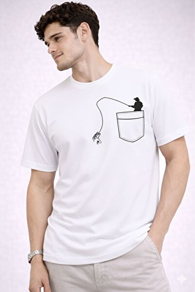 Me&On WEAR تي شيرت للجنسين بتصميم Minimal Pocket مطبوع مع شكل صياد السمك