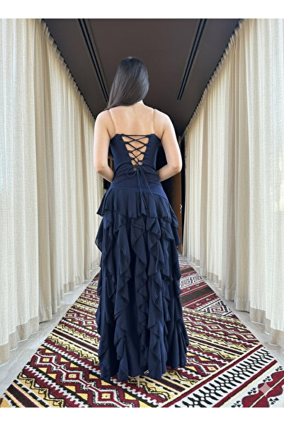 elin Navy blue evening dress with an elegant, flowing, layered design