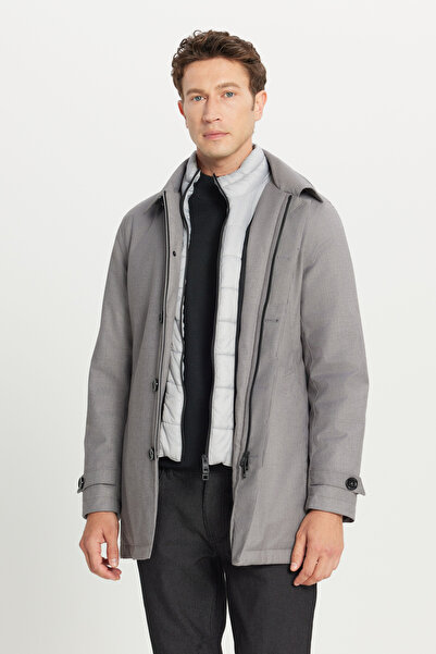 ALTINYILDIZ CLASSICS معطف رجالي رمادي اللون ذو قصة عادية وياقة قميص مع جيوب ج...