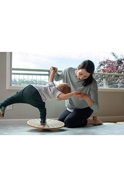 Kinderfeets قرص توازن خشبي، أداة مثالية ومستدامة لتنمية ثبات الجسم لدى الأطفال