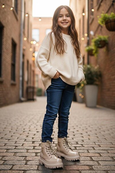 BAYRAMOĞLU KUNDURA Παιδικά μποτάκια από λουστρίνι με μαύρα κορδόνια και λεπτο...